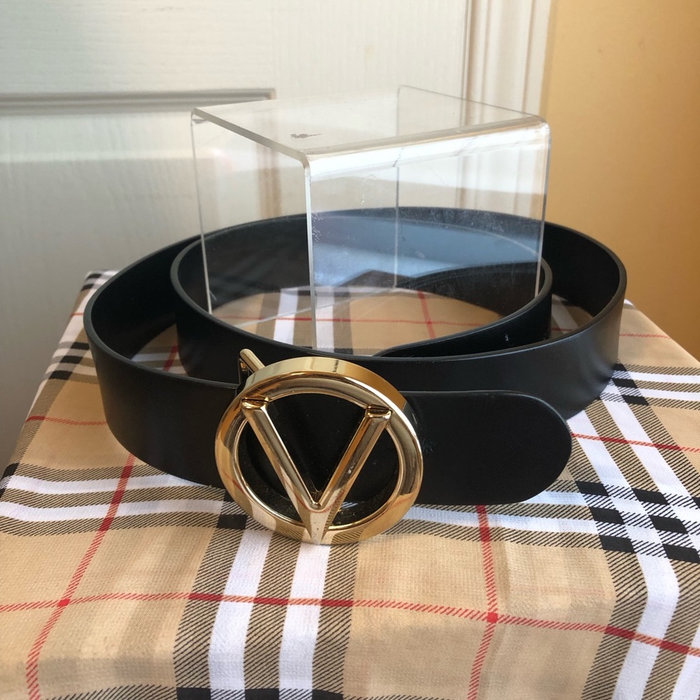 Black soft leather belt by Mario Valentino